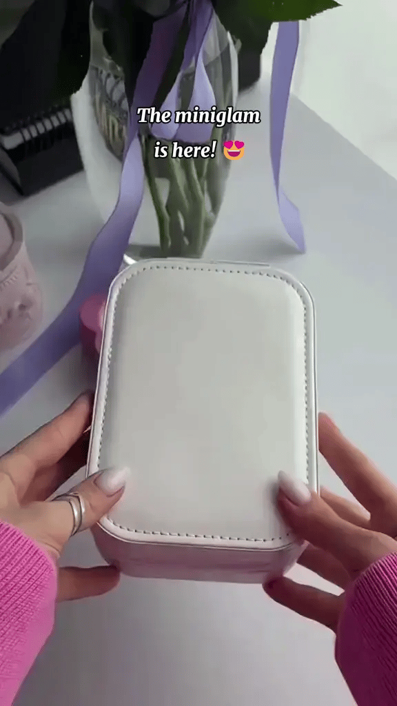 Compact Makeup Vanity With LED Mirror ⭐⭐⭐⭐⭐ (4.8 based on 1,274 reviews)